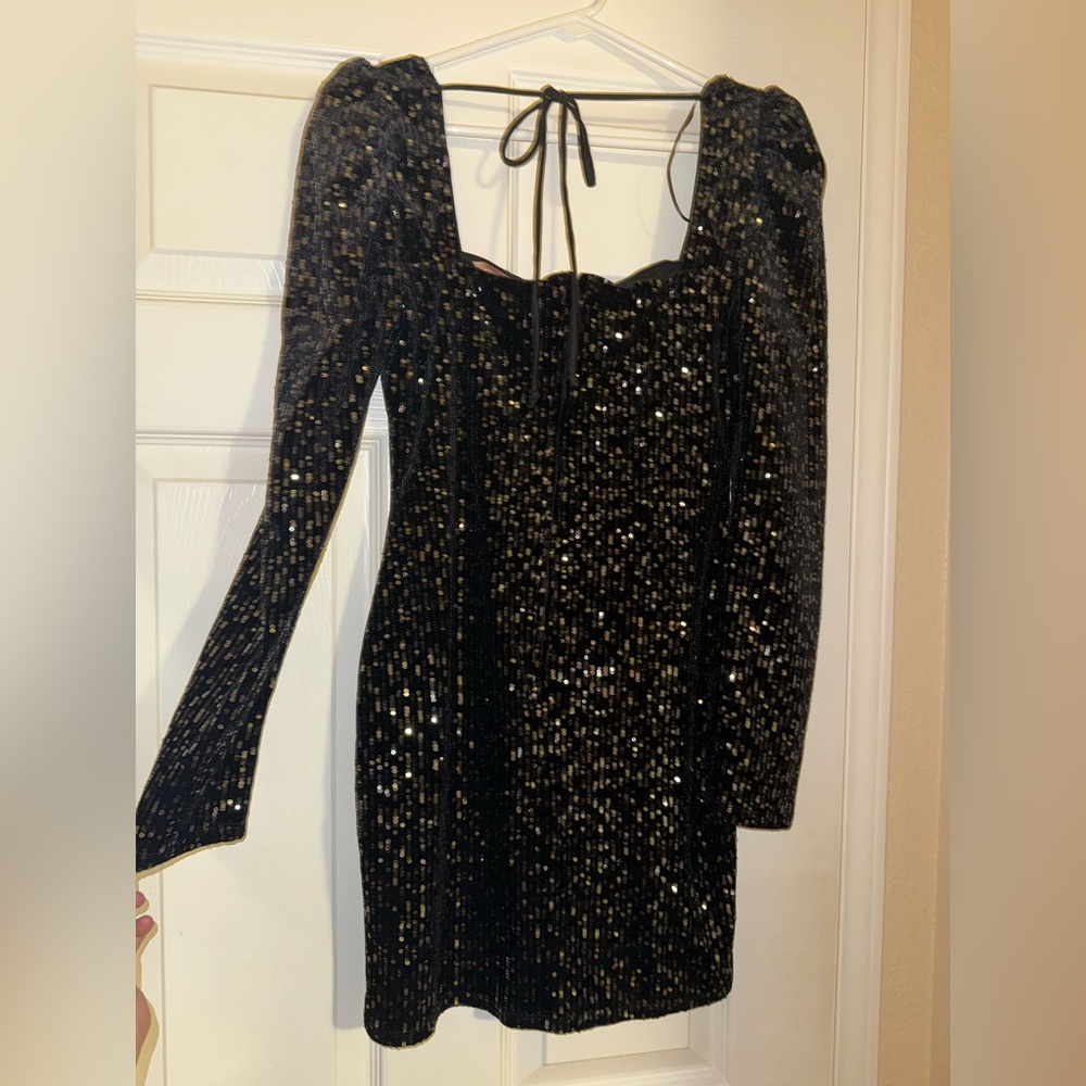 Francesca’s Black and Gold Sequin Long Sleeve Dress